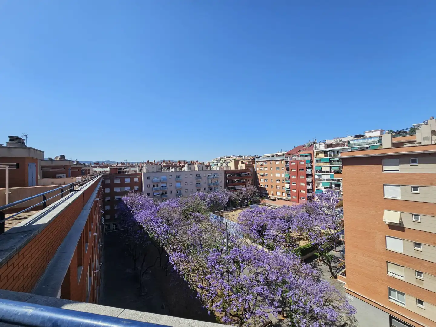 Vista exterior de Piso en venta en Barcelona con Parquet, Amueblado y Horno