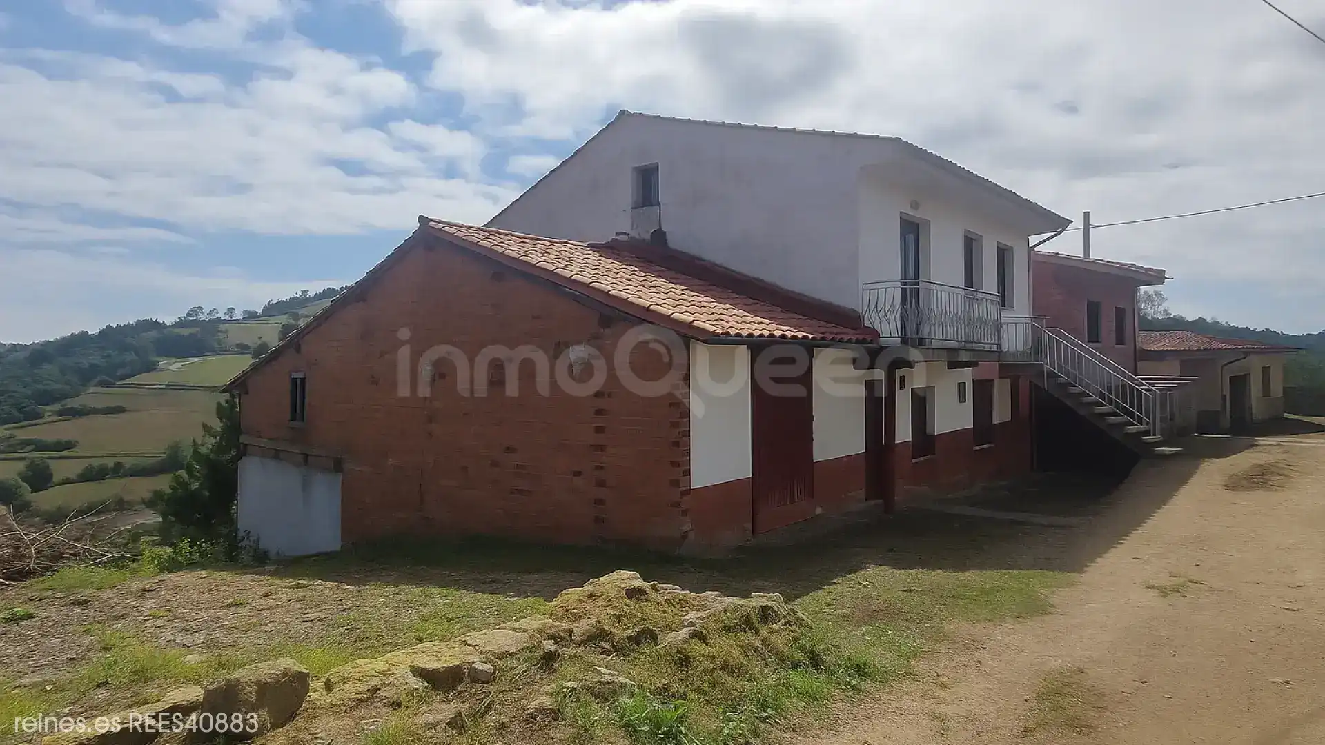 Vista exterior de Casa o xalet en venda en Candamo amb Calefacció, Jardí privat i Terrassa