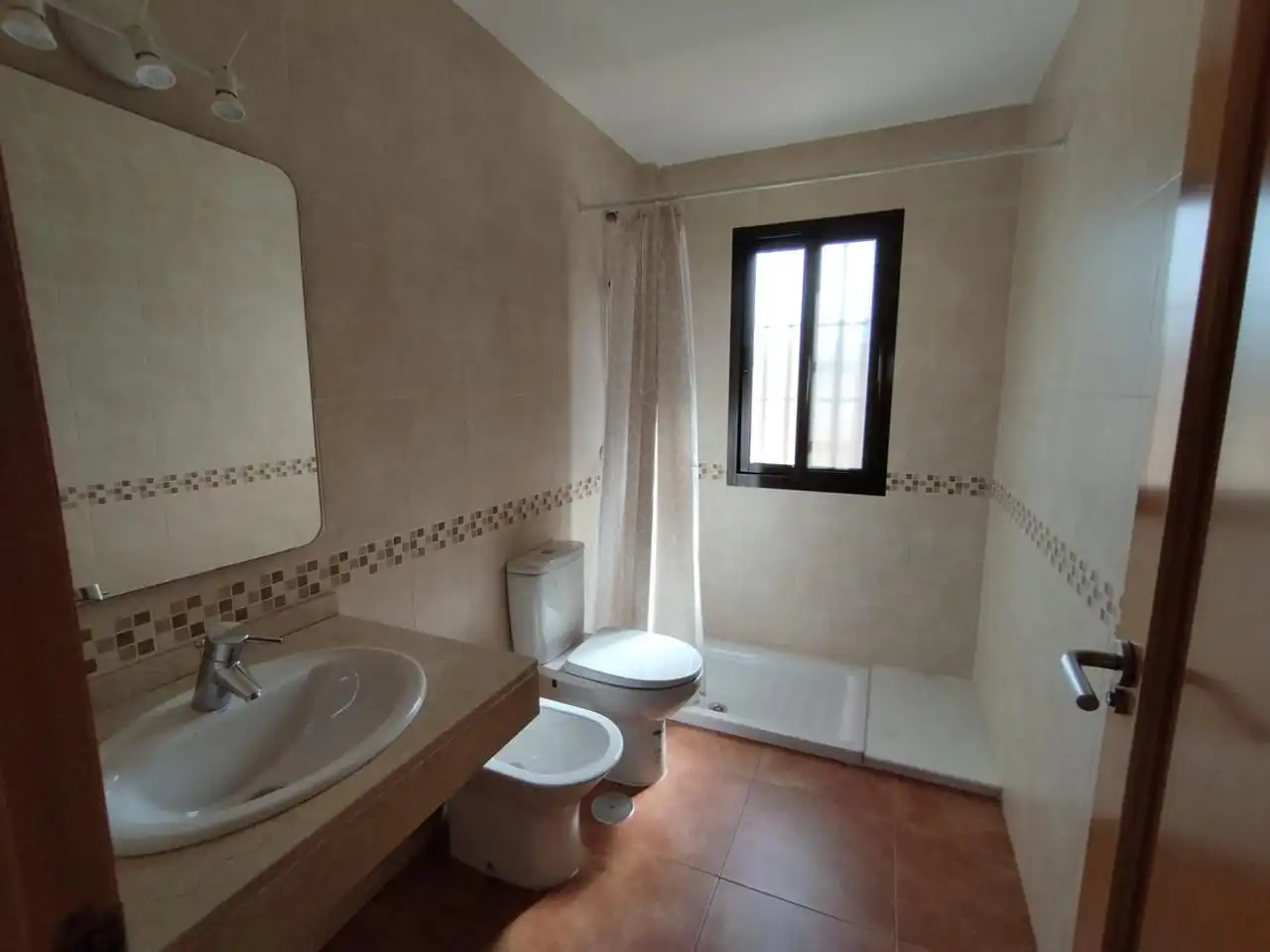 Bathroom of Duplexes for sale in Sanlúcar de Barrameda  with Air Conditioner, Swimming Pool and Furnished