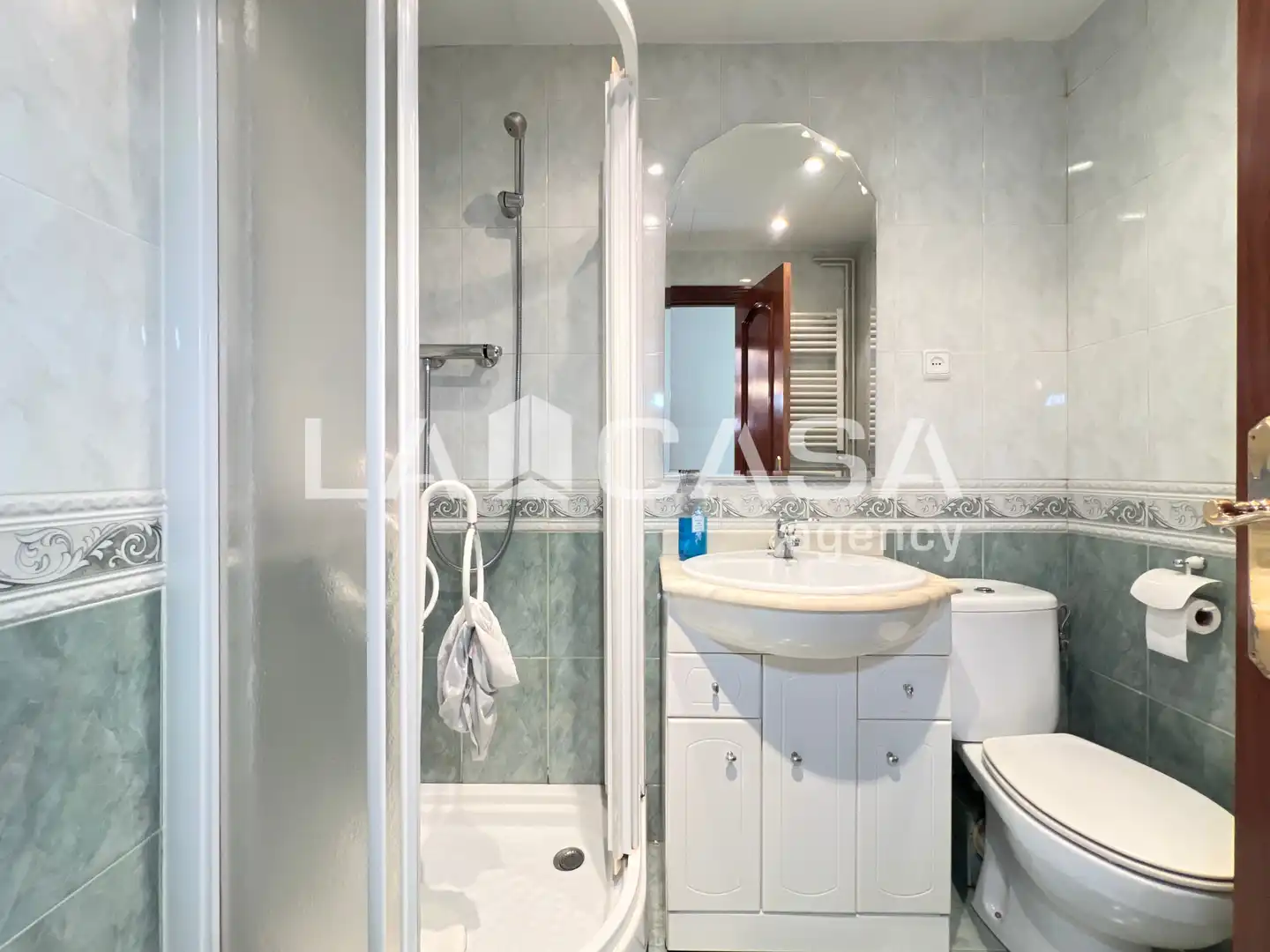 Bathroom of Flat for sale in Artigues - Llefià
