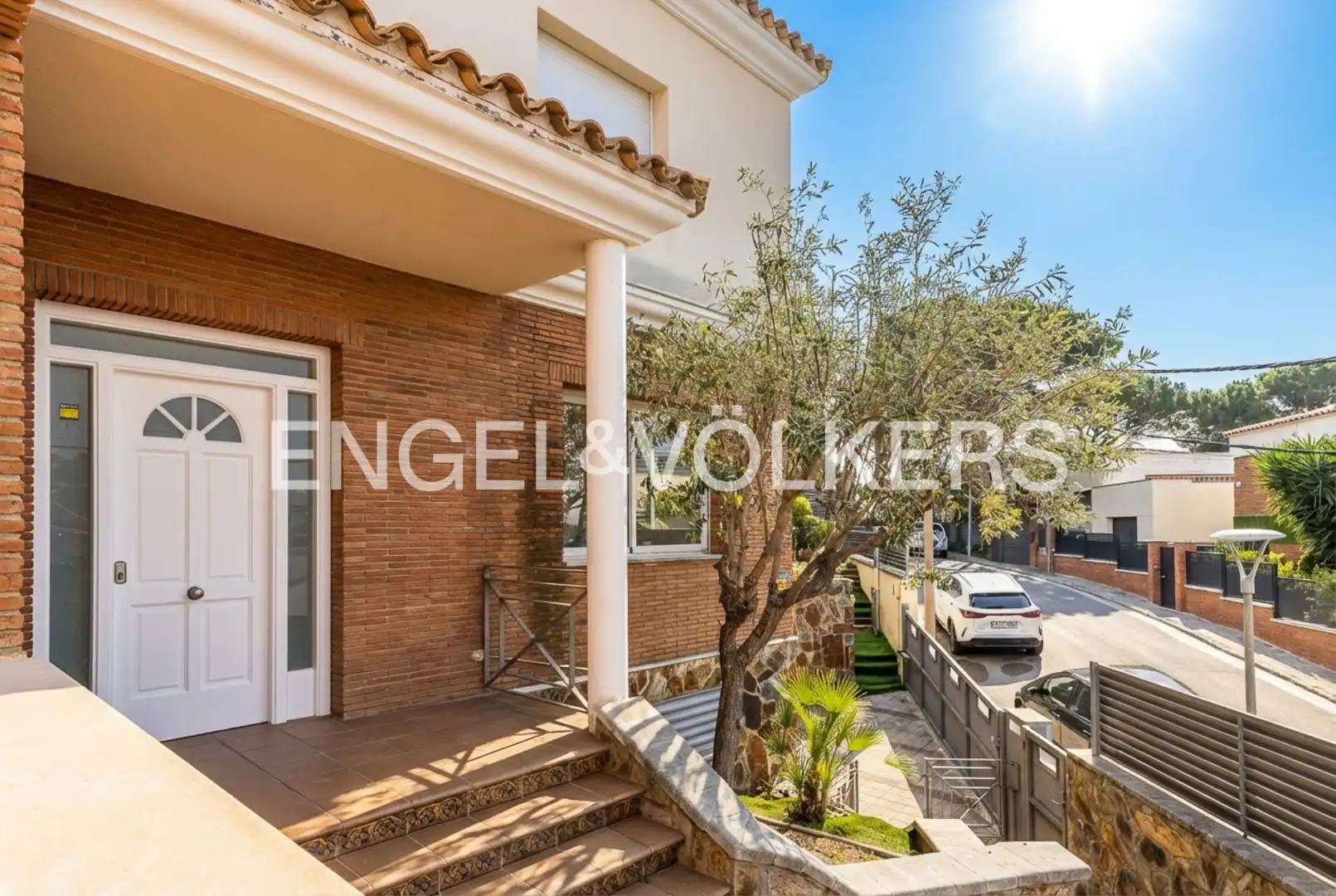 Vista exterior de Casa o xalet de lloguer en Premià de Dalt amb Aire condicionat, Calefacció i Jardí privat