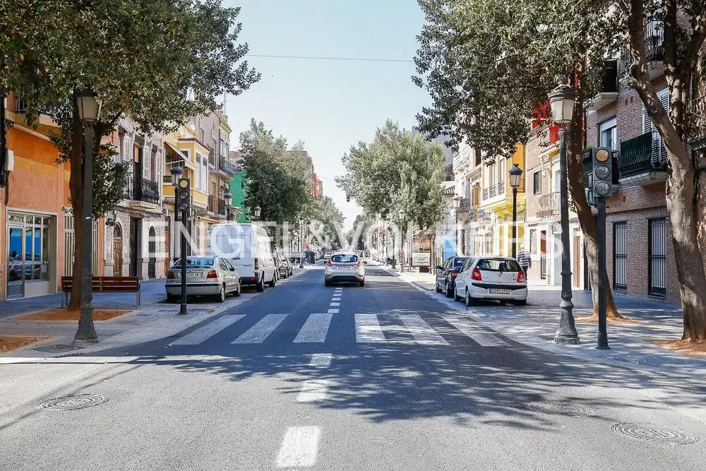Außenansicht von Wohnung zum Verkauf in Valencia mit Klimaanlage, Heizung und Abstellraum