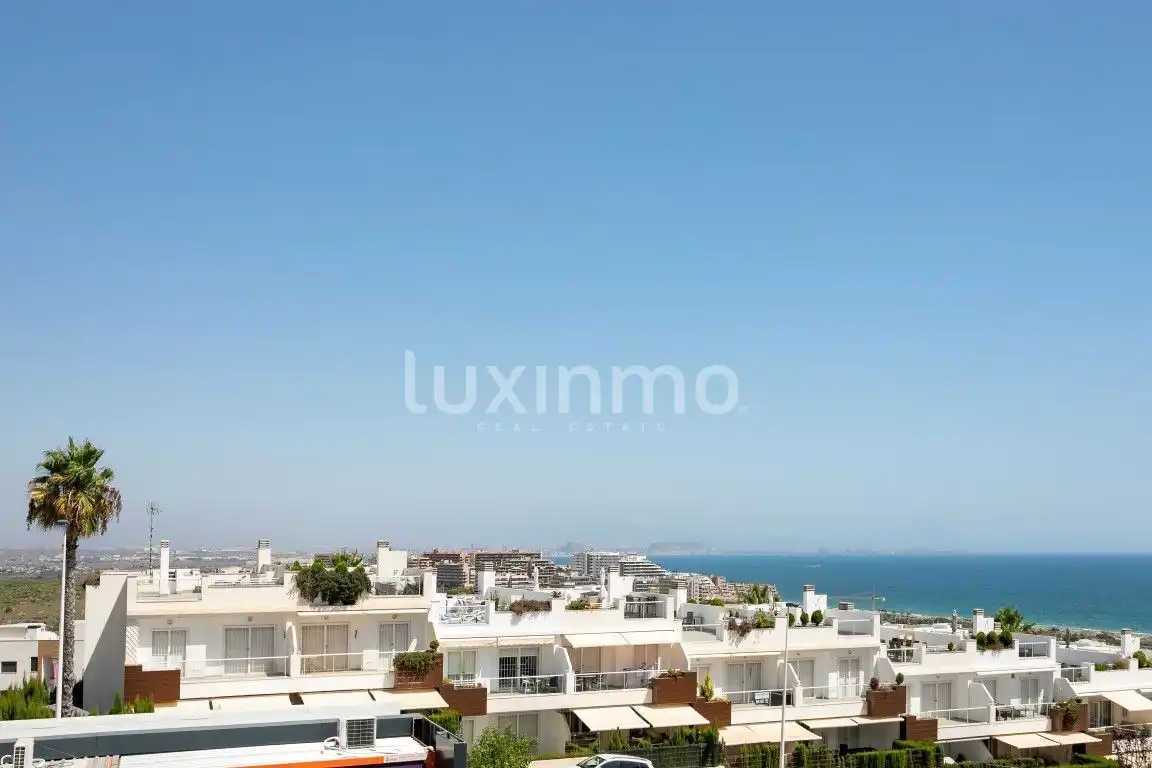 Flat with pool for sale in Gran Alacant