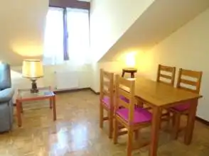 Esszimmer von Wohnung zur Miete in Gijón  mit Heizung, Parkett und Möbliert