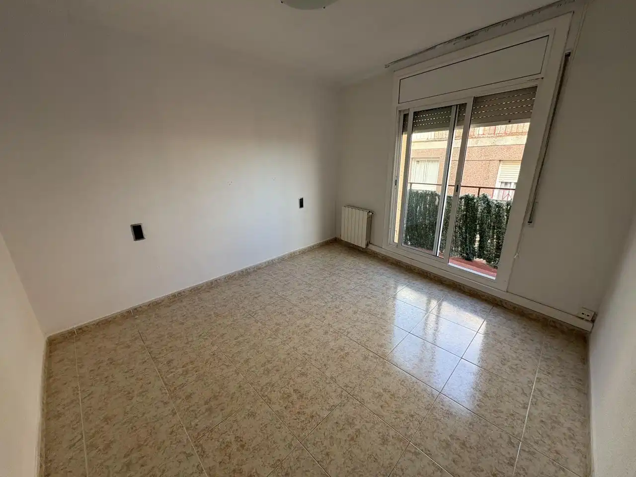 Habitación de Piso en venta en Badalona con Aire acondicionado y Terraza