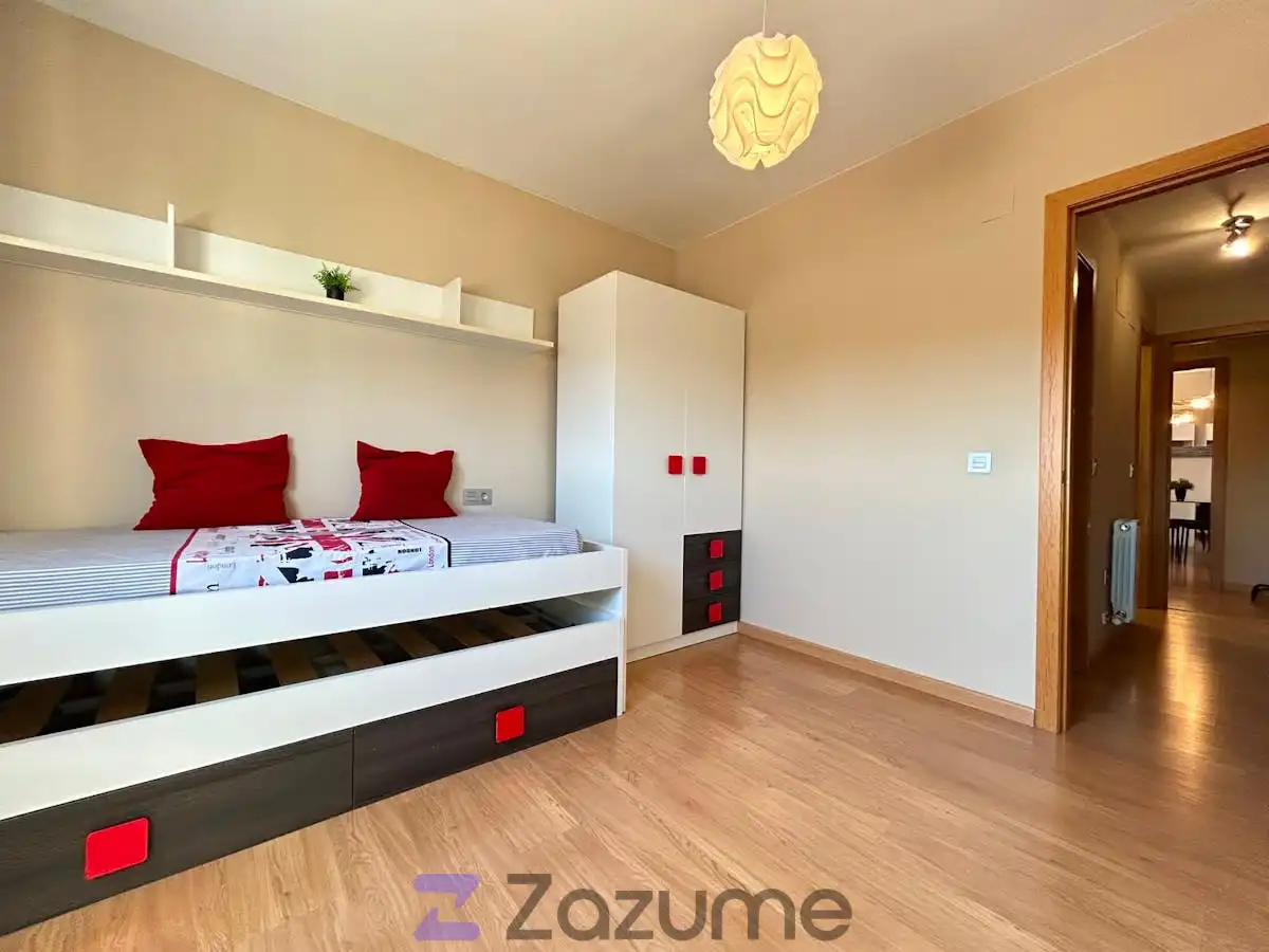 Bedroom of Flat for rent in Granada  with Air Conditioner, Heating and Private garden