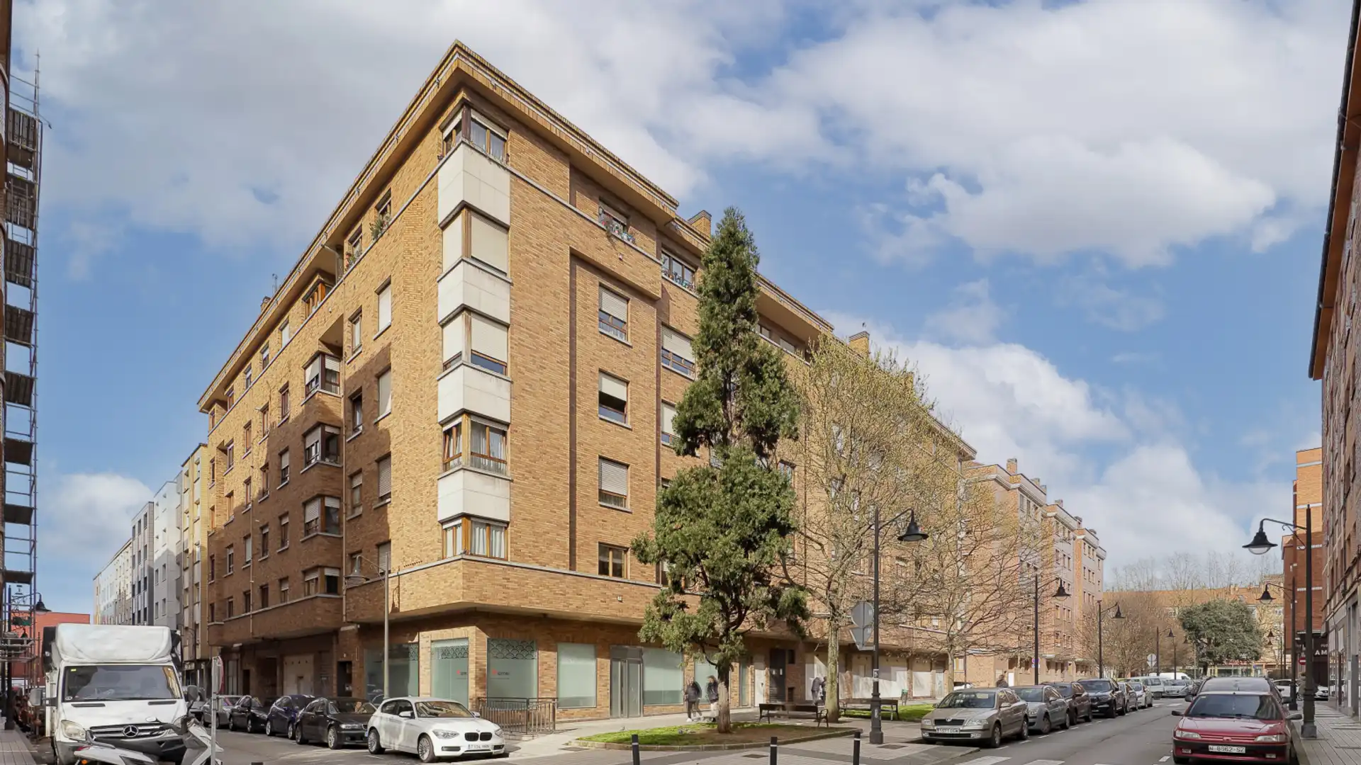 Vista exterior de Piso en venta en Gijón  con Calefacción, Parquet y Trastero