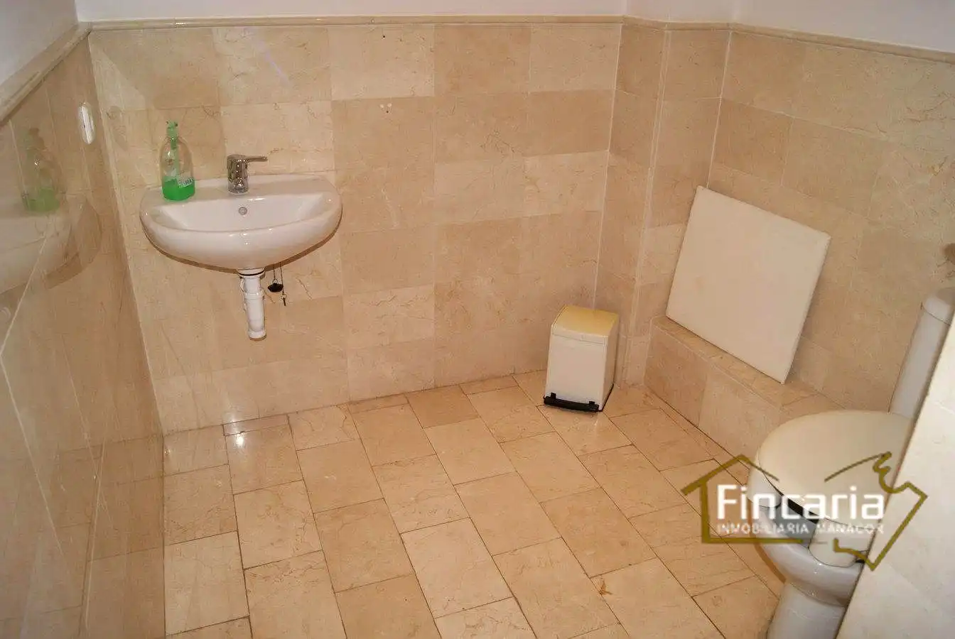 Badezimmer von Büro zur Miete in Manacor