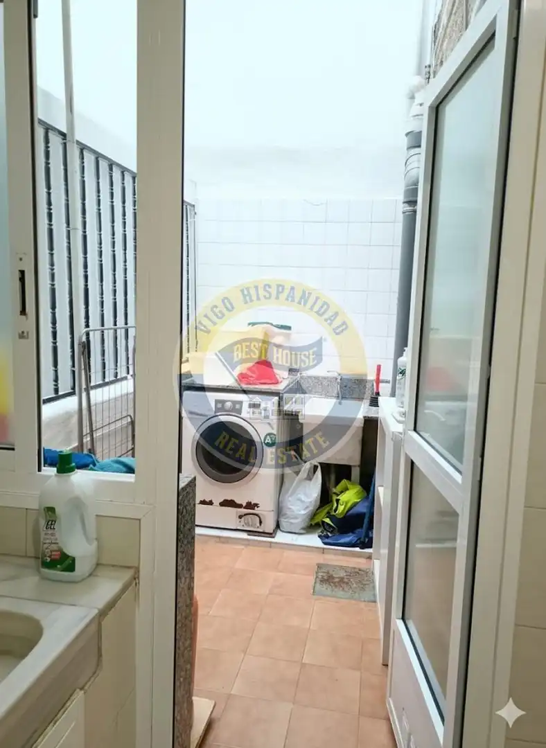 Dormitori de Casa o xalet en venda en Vigo  amb Terrassa i Moblat