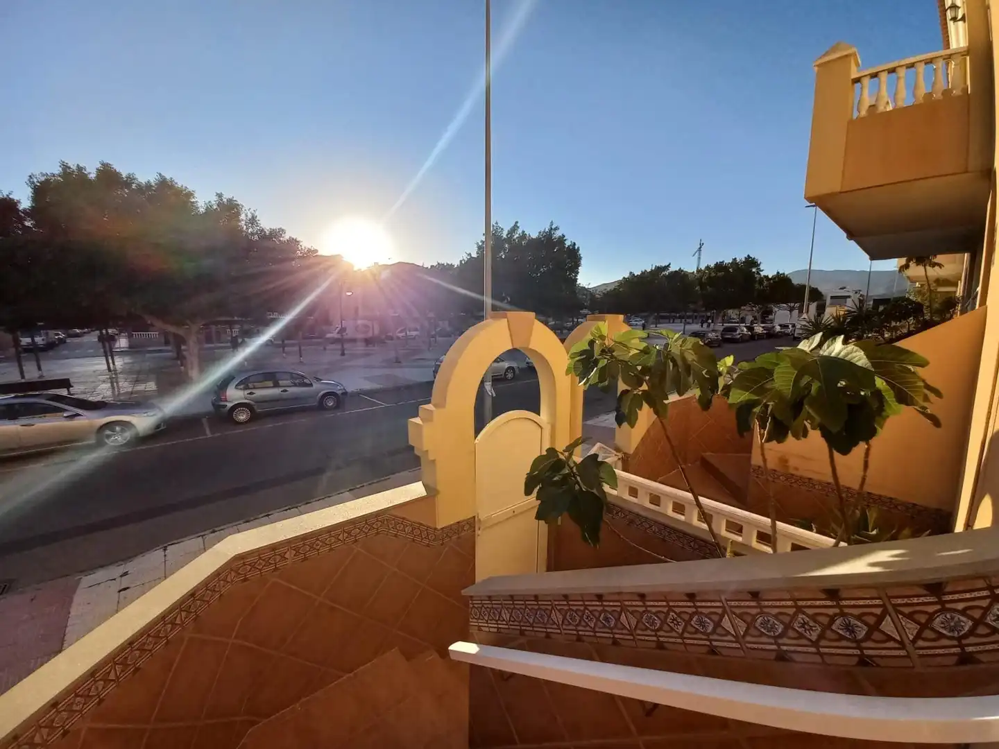 Vista exterior de Casa o xalet en venda en Roquetas de Mar amb Aire condicionat, Terrassa i Traster
