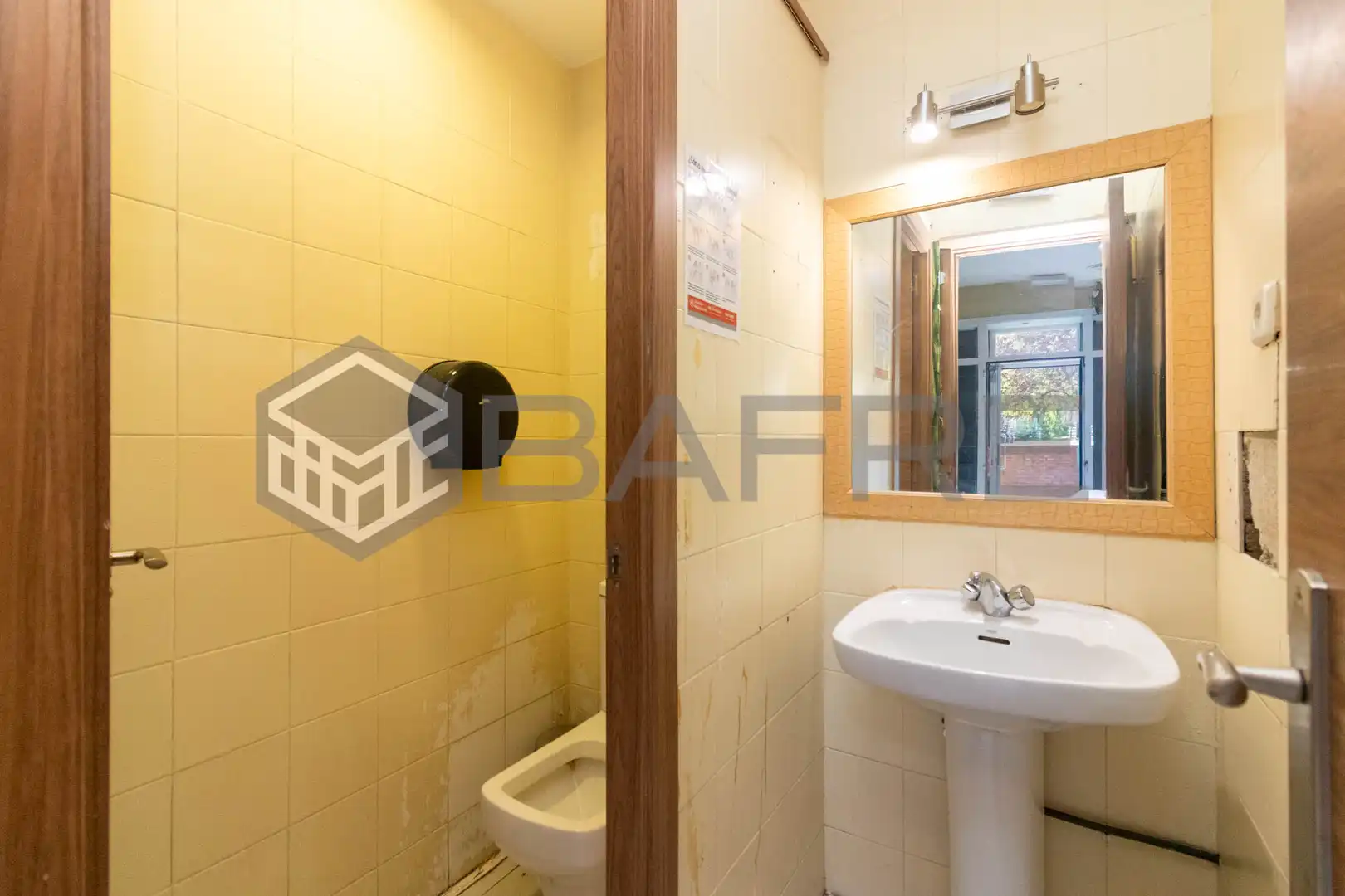 Badezimmer von Geschaftsraum zur Miete in Madrid