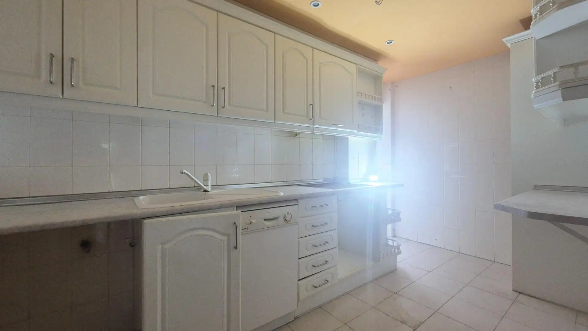 Cocina de Piso en venta en Béjar con Calefacción y Balcón