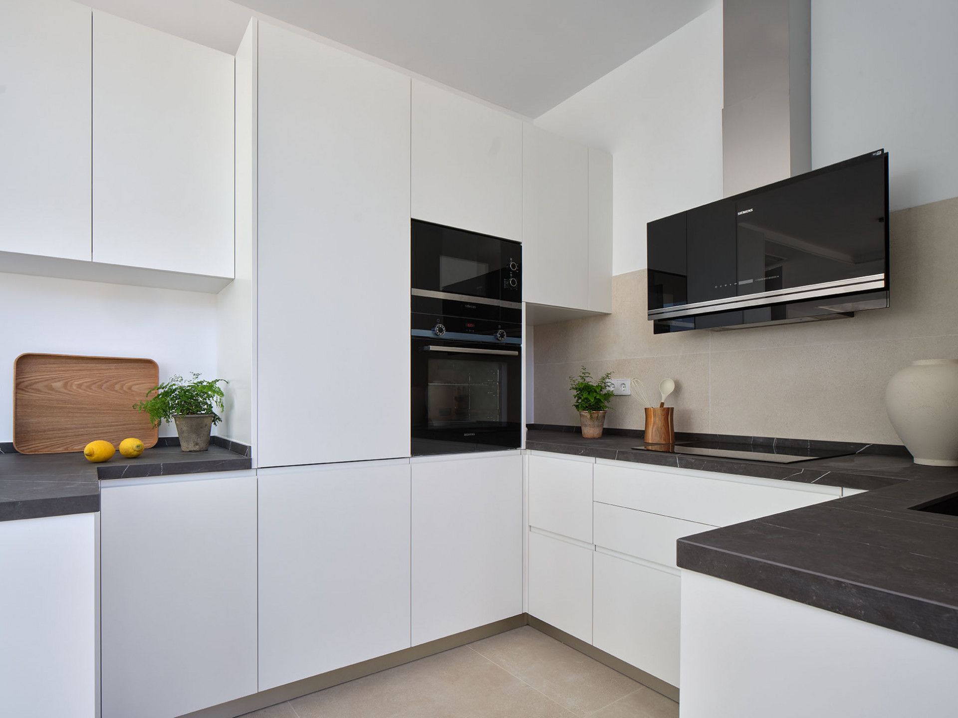 Cocina de Casa o chalet en venta en Marbella con Aire acondicionado, Jardín privado y Terraza