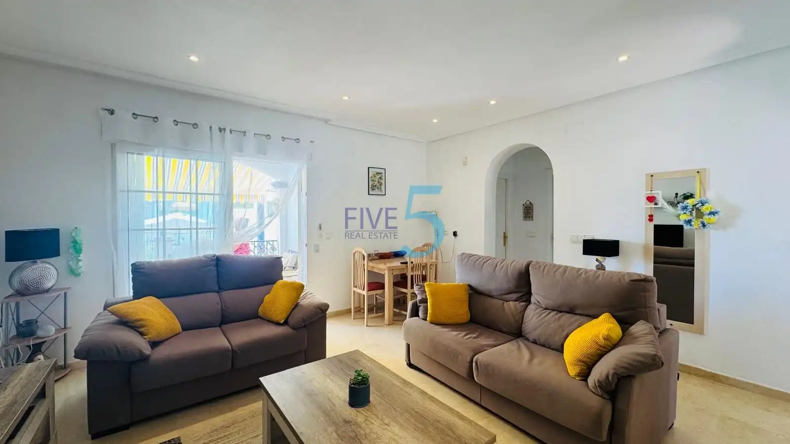 Wohnzimmer von Wohnung zum Verkauf in Orihuela mit Klimaanlage, Terrasse und Schwimmbad