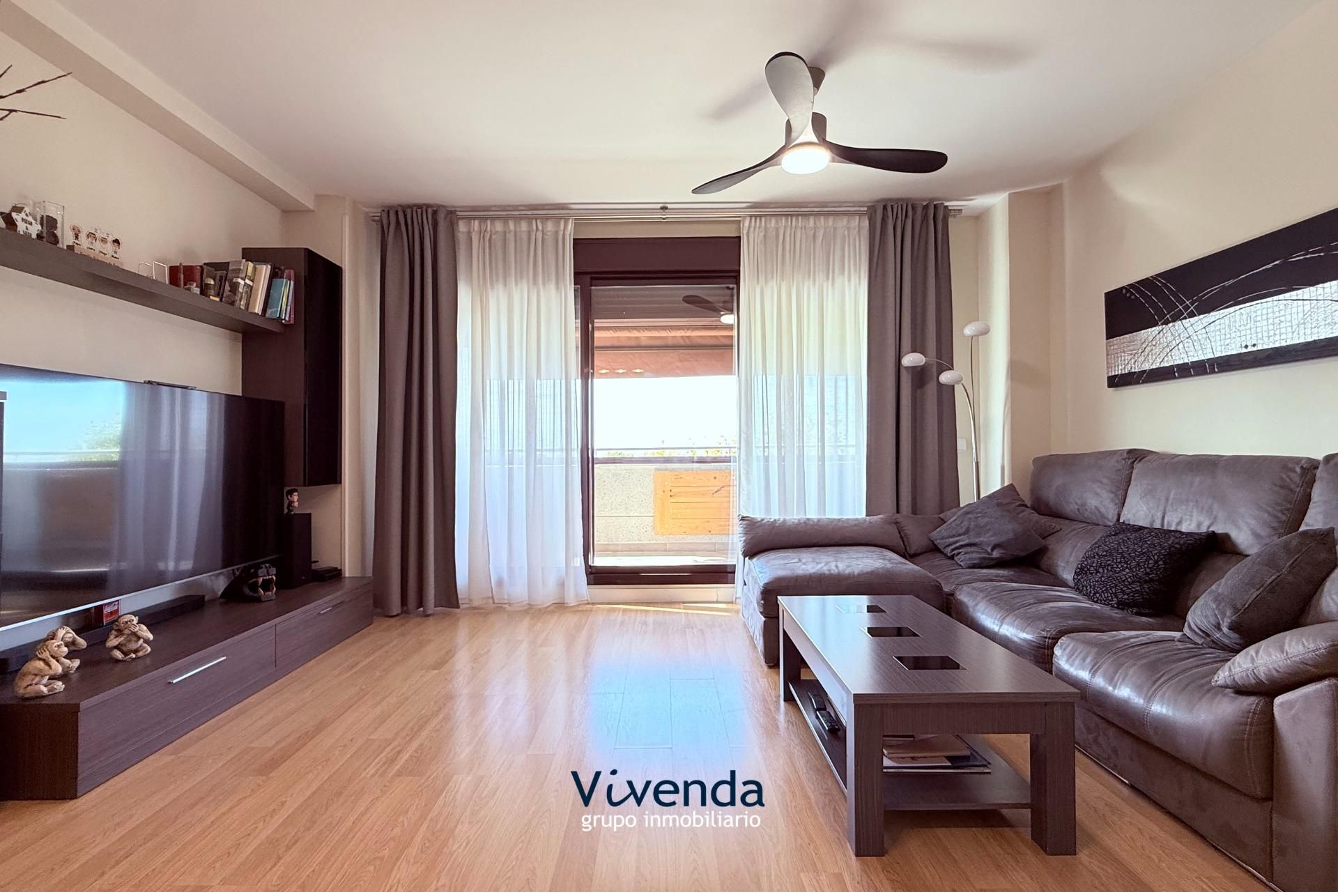 Sala de estar de Piso en venta en Arroyomolinos (Madrid) con Calefacción, Jardín privado y Terraza