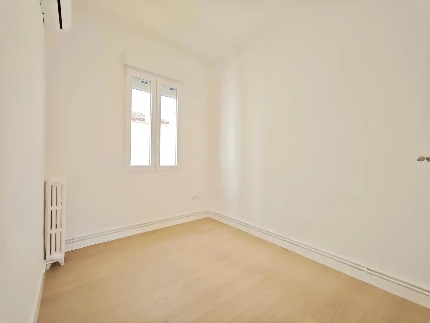 Schlafzimmer von Wohnung zur Miete in Madrid mit Klimaanlage, Heizung und Terrasse