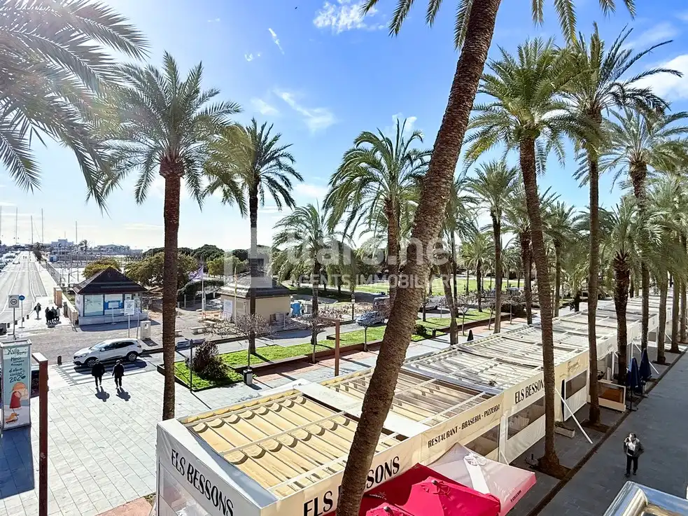 Exterior view of Flat for sale in Vilanova i la Geltrú  with Air Conditioner, Heating and Terrace