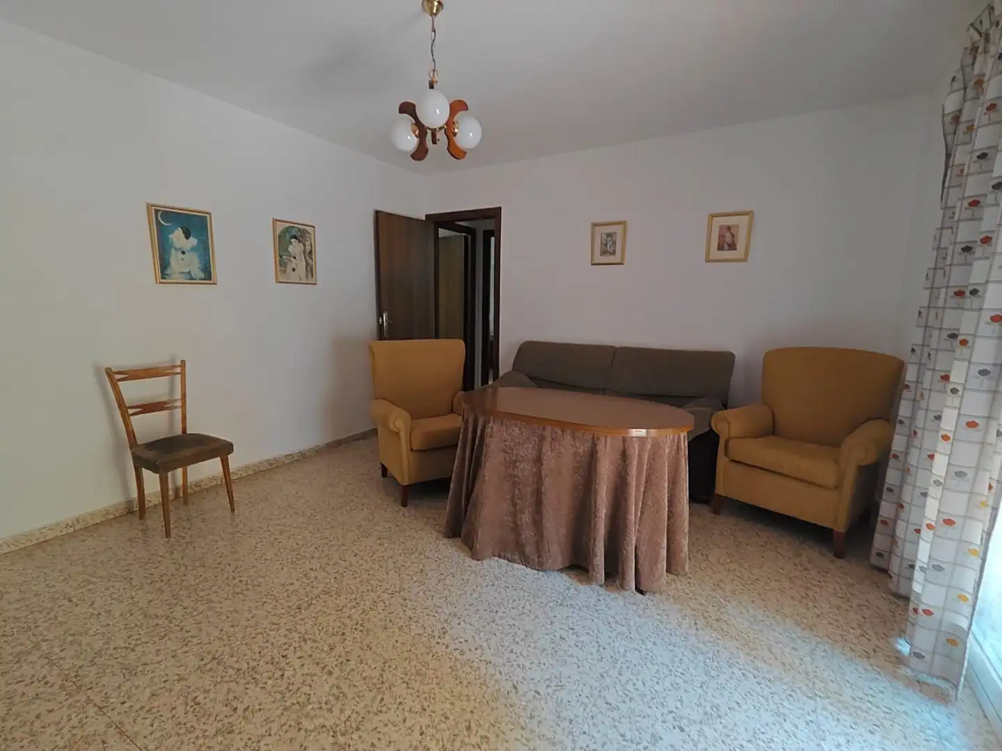 Wohnzimmer von Wohnung zur untervermieten in Granada mit Möbliert und Balkon
