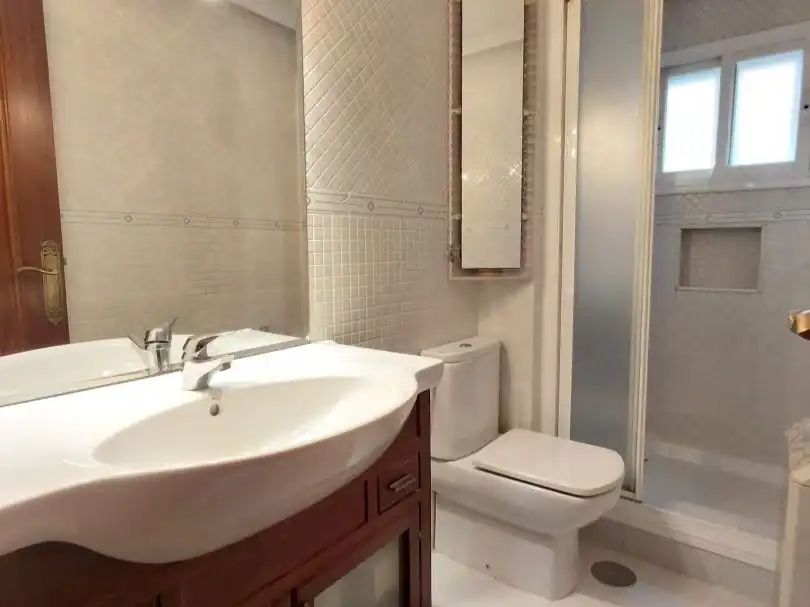 Baño de Piso en venta en  Madrid Capital con Aire acondicionado, Terraza y Balcón