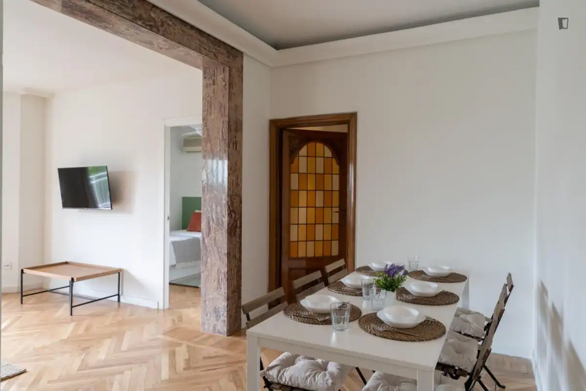 Esszimmer von Wohnungen zur untervermieten in Madrid mit Möbliert, Ofen und Waschmaschine