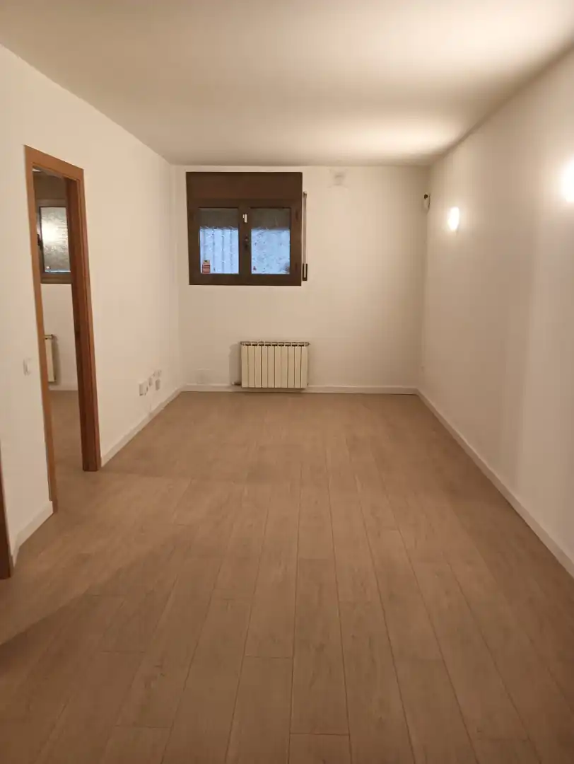 Apartamento de alquiler en Rubí con Parquet, Horno y Alarma