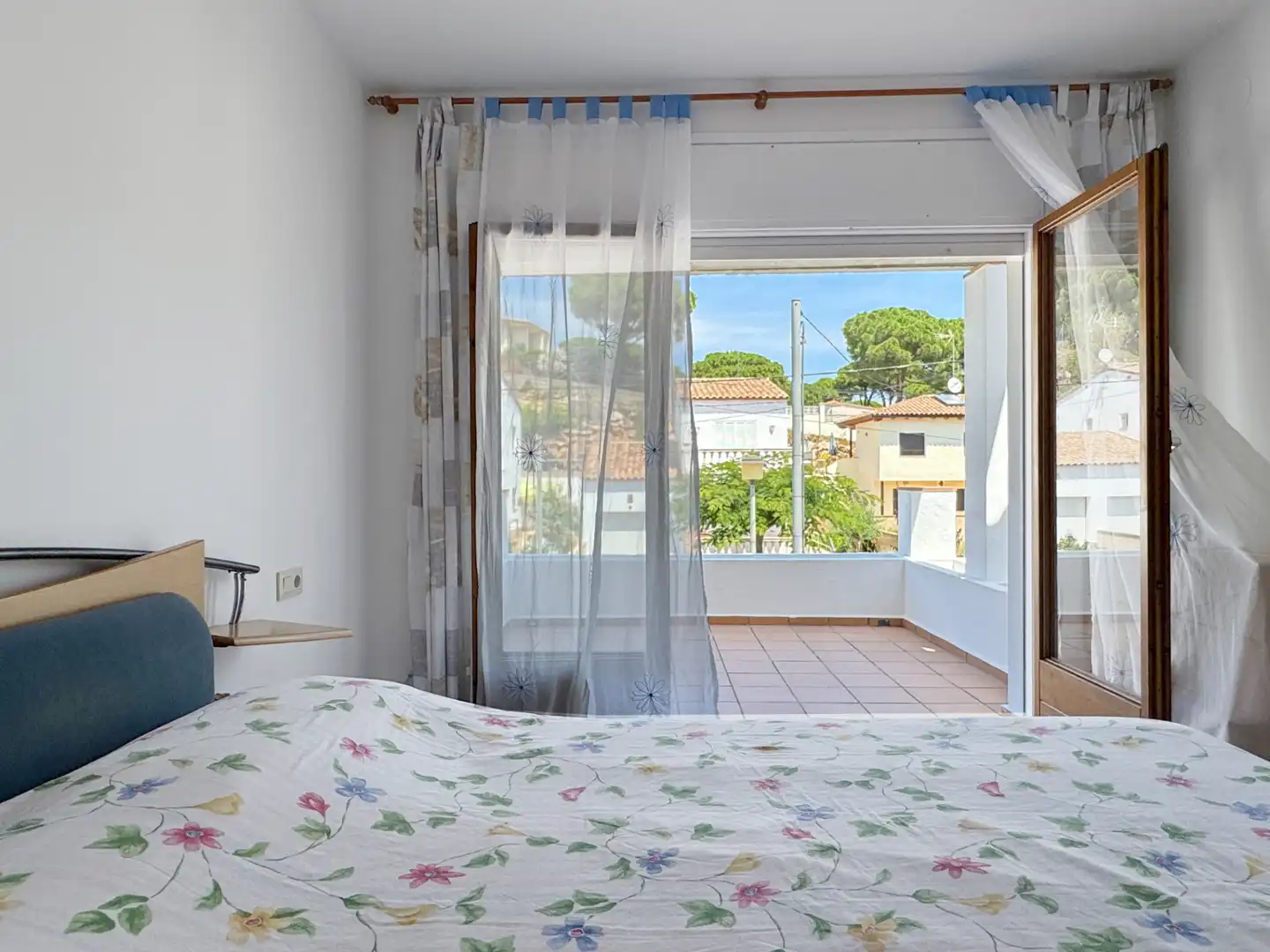 Dormitori de Casa adosada en venda en L'Escala amb Calefacció, Jardí privat i Terrassa