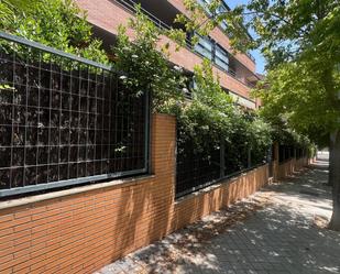 Vista exterior de Pis en venda en Boadilla del Monte amb Aire condicionat, Calefacció i Alarma