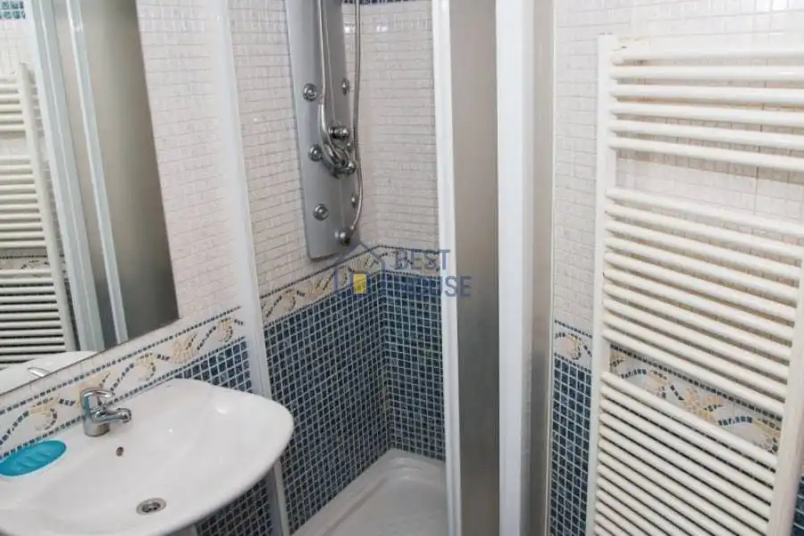 Baño de Planta baja en venta en León Capital  con Calefacción, Parquet y Terraza
