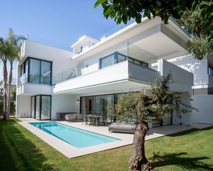 Exterior view of House or chalet for sale in Marbella  with Air Conditioner, Private garden and Parquet flooring
