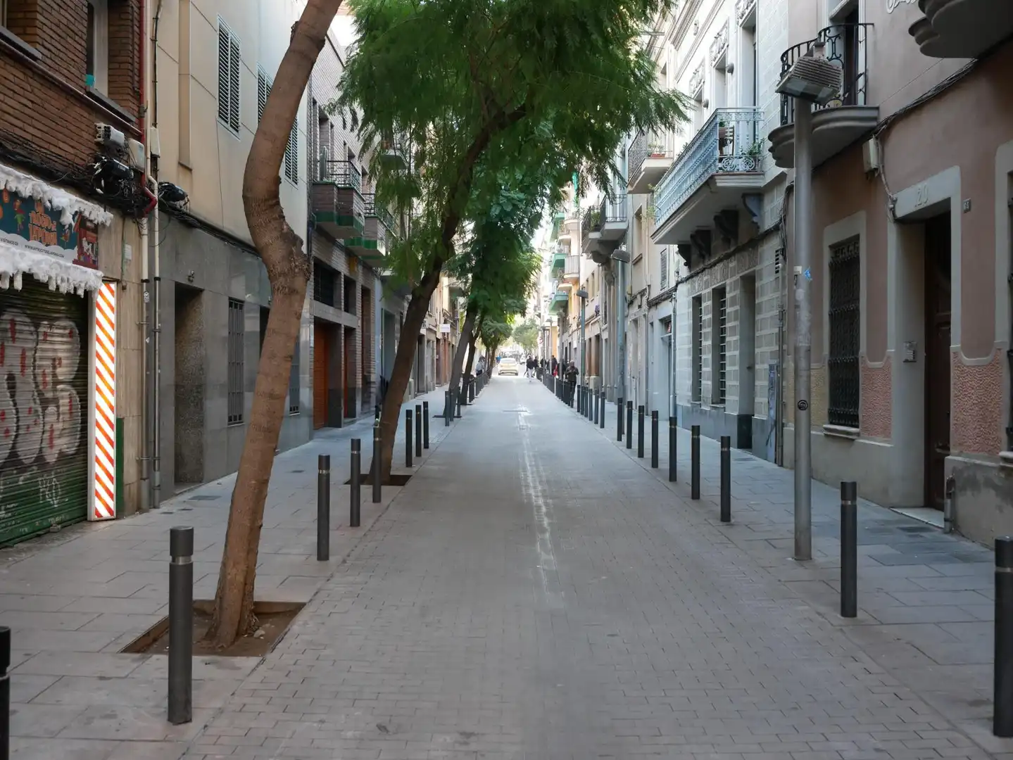 Außenansicht von Garage zum Verkauf in Barcelona