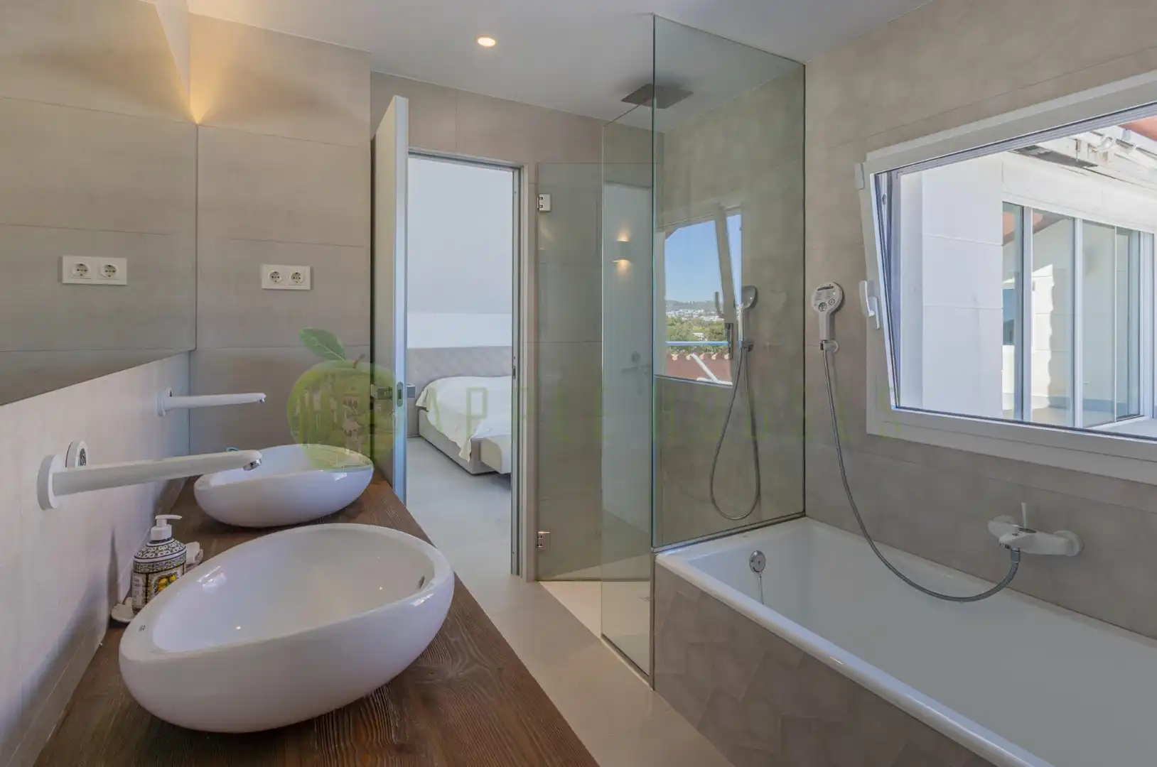 Bathroom of Attic for sale in Sitges  with Air Conditioner, Heating and Terrace
