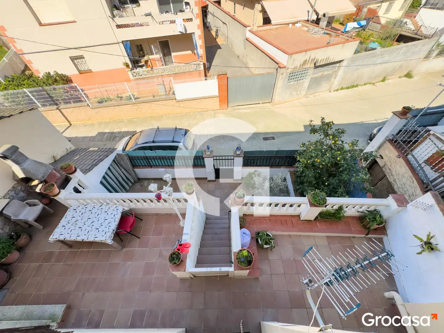 Vista exterior de Casa o xalet en venda en Sant Boi de Llobregat amb Calefacció, Jardí privat i Terrassa