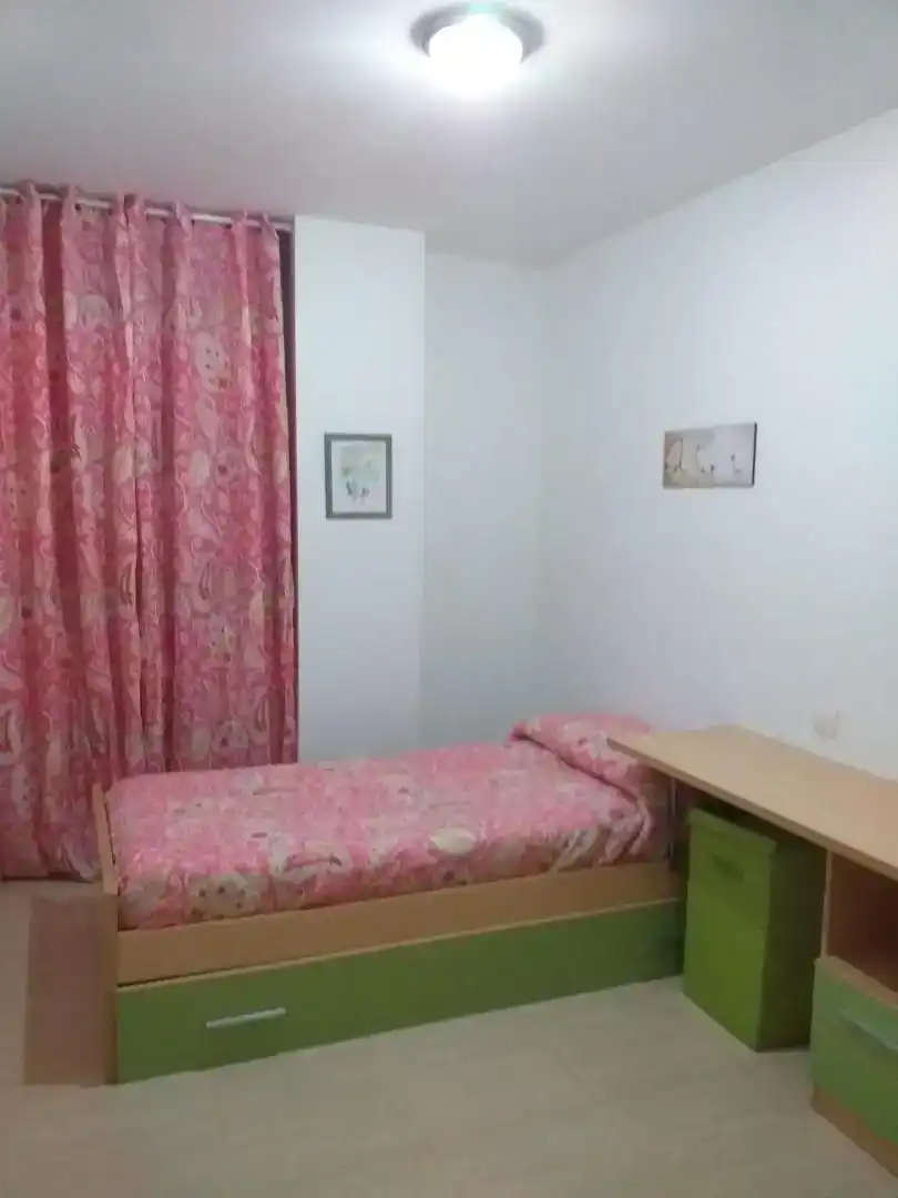 Schlafzimmer von Wohnung zur Miete in Badajoz Capital mit Klimaanlage
