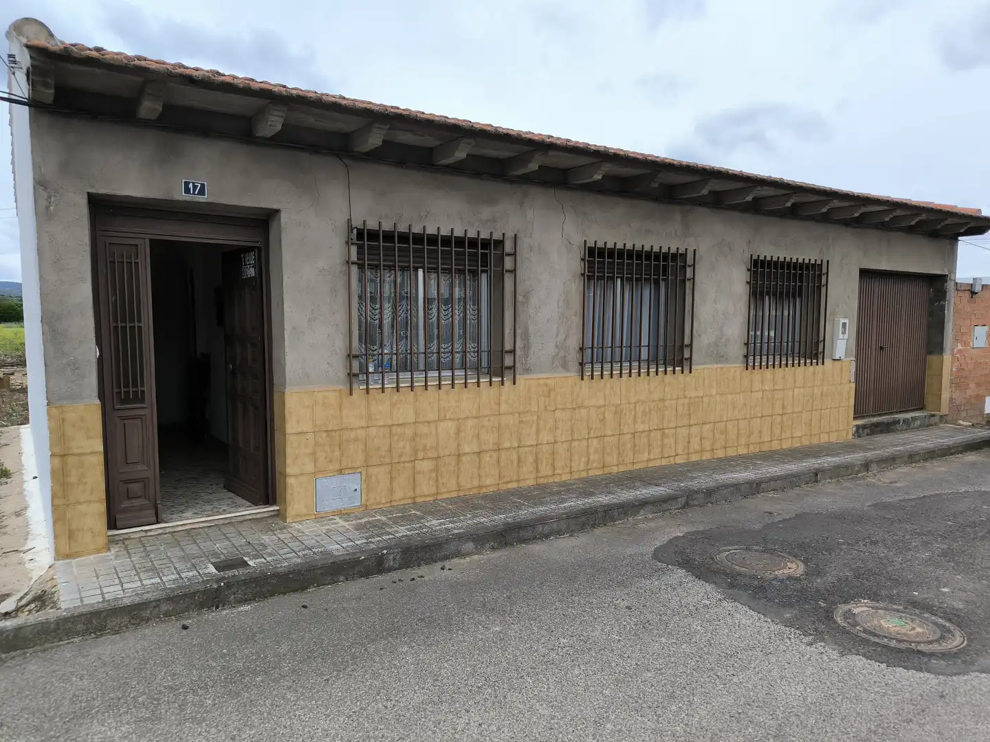 Exterior view of Houses for sale in Piedrabuena  with Heating, Furnished and Oven