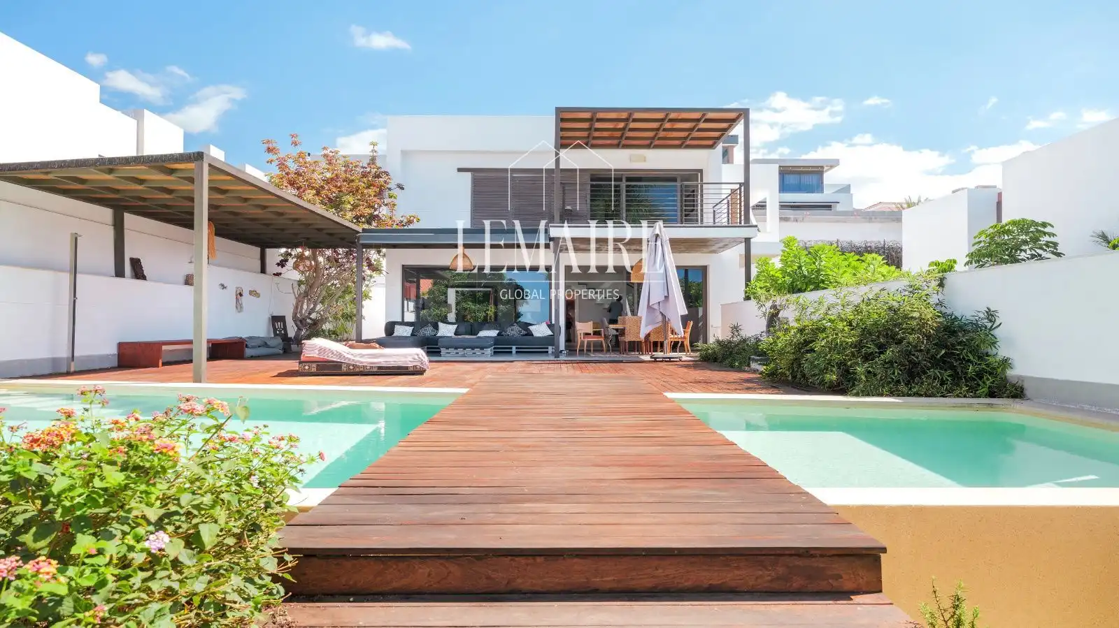 Chalet con piscina en venta en Costa Adeje