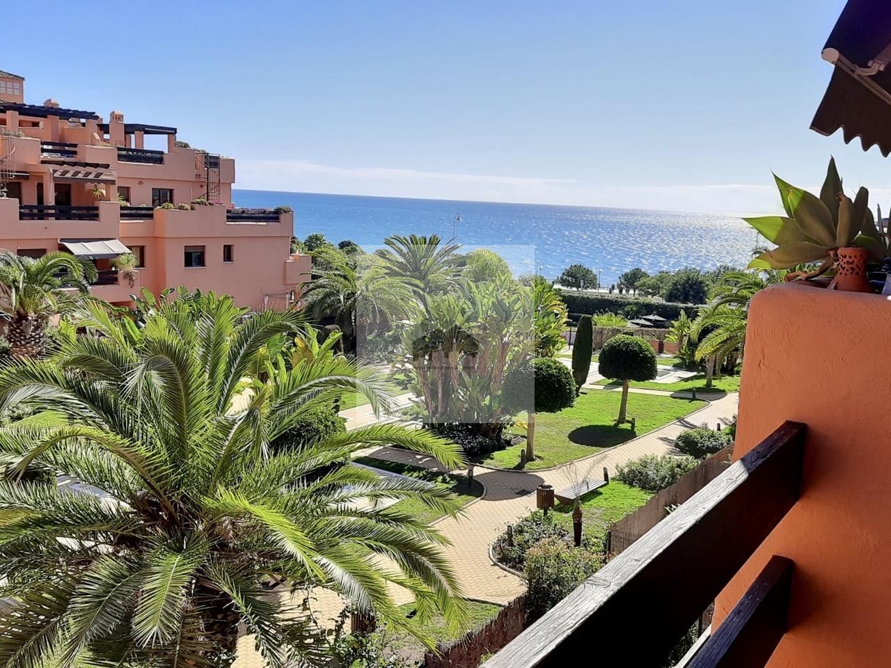 Exterior view of Attic to rent in Estepona