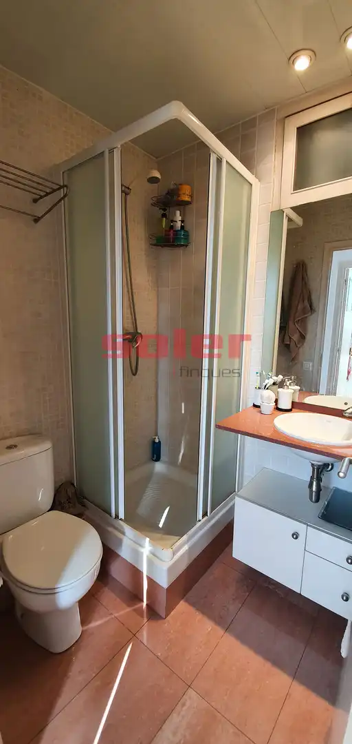 Baño de Piso de alquiler en Barcelona con Aire acondicionado, Calefacción y Parquet