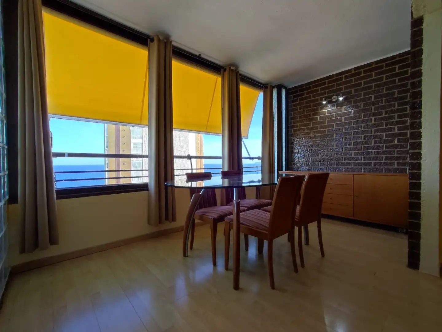 Menjador de Apartament de lloguer en Alicante / Alacant amb Parquet, Moblat i Forn