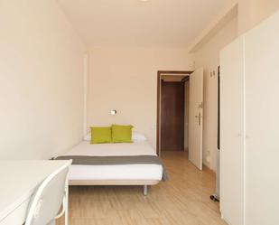 Bedroom of Flat to share in  Barcelona Capital  with Air Conditioner, Heating and Terrace