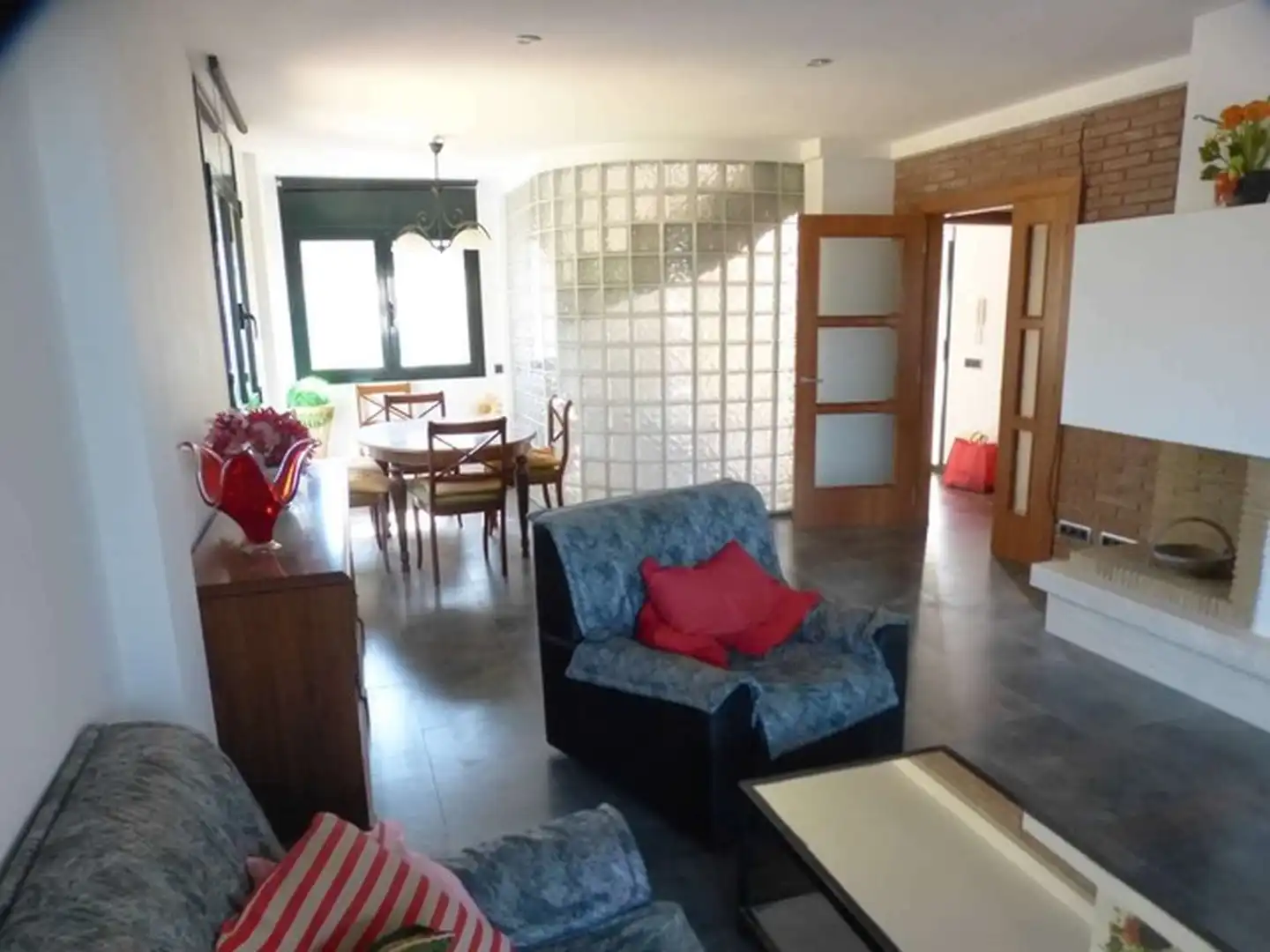 Sala d'estar de Casa o xalet en venda en L'Escala amb Aire condicionat, Calefacció i Piscina