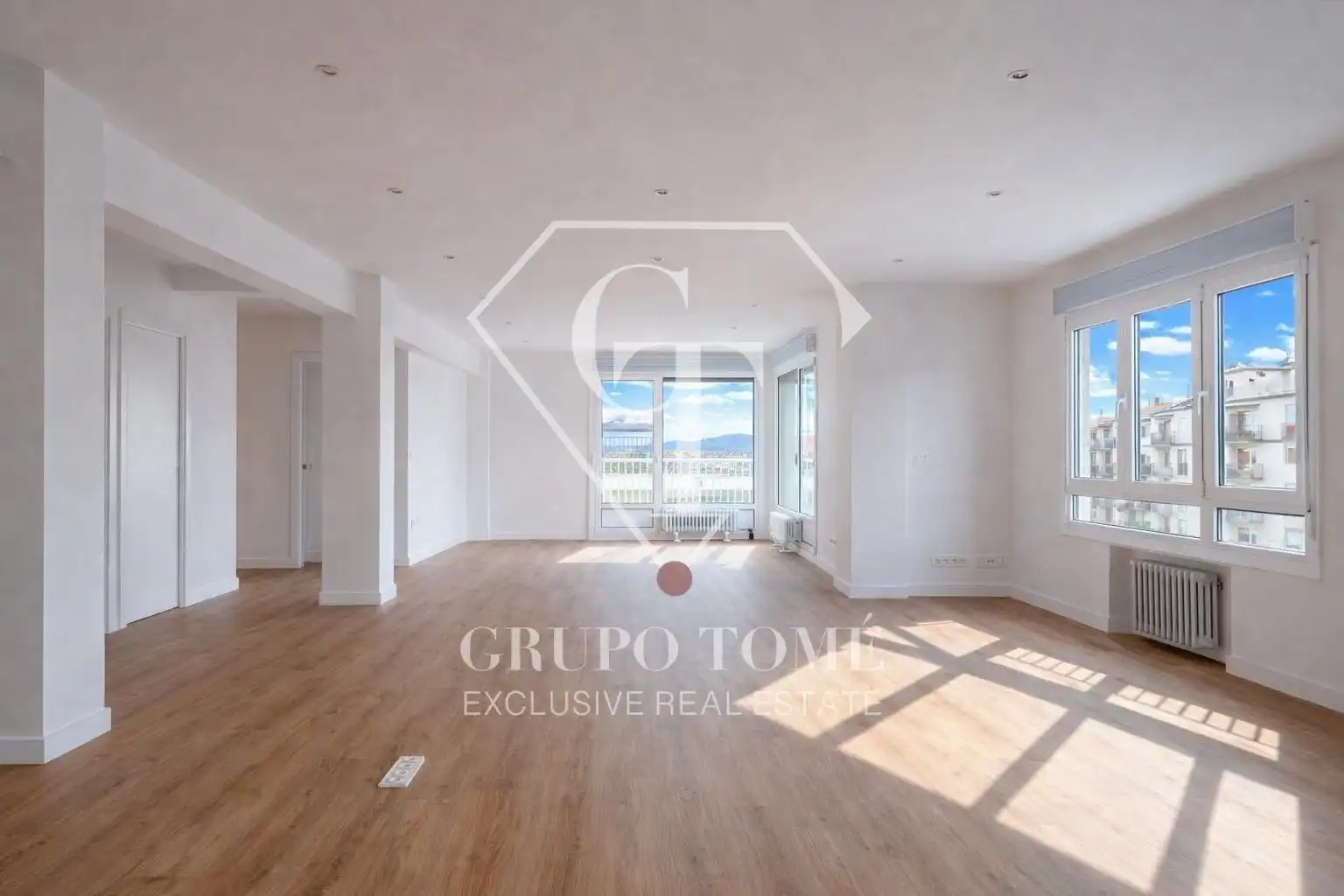 Vista exterior de Pis en venda en Donostia - San Sebastián  amb Calefacció i Terrassa