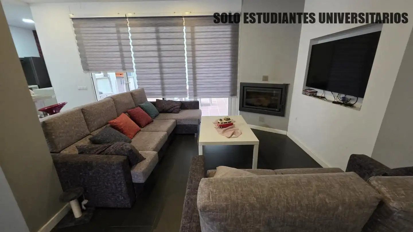 Sala de estar de Planta baja para compartir en Terrassa con Aire acondicionado, Calefacción y Terraza