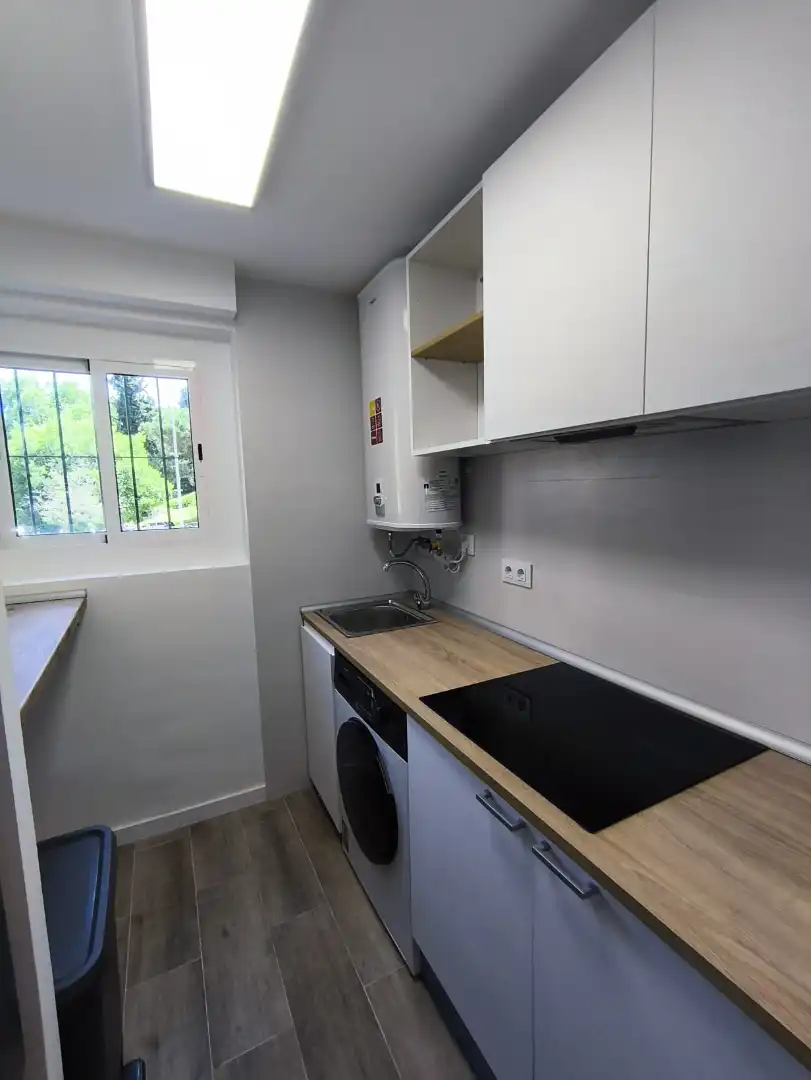 Kitchen of Flat for share in Madrid  with Heating, Furnished and Washing machine