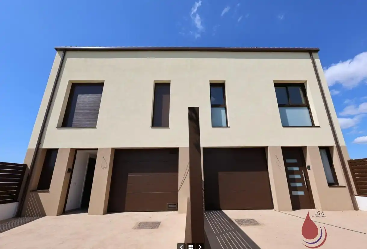 Vista exterior de Casa adosada en venta en Banyeres del Penedès con Aire acondicionado y Calefacción