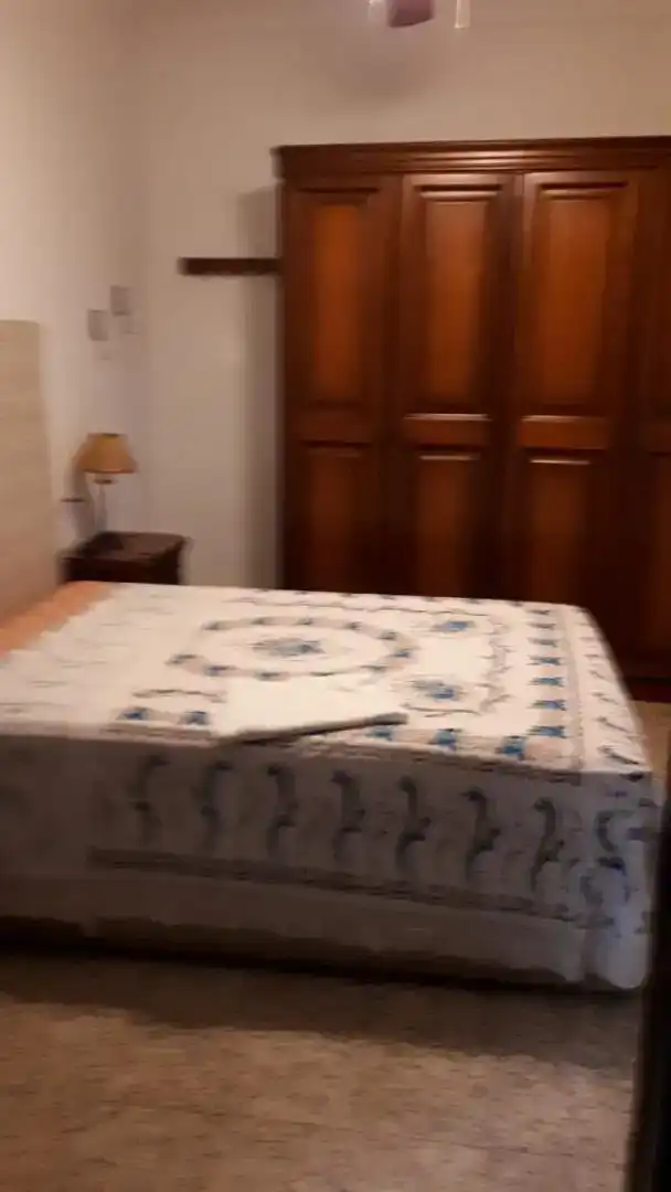 Schlafzimmer von Erdgeschoss zur Miete in Calañas mit Privatgarten, Möbliert und Ofen