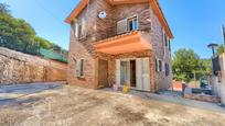 Vista exterior de Casa o xalet en venda en Cunit amb Jardí privat, Terrassa i Traster
