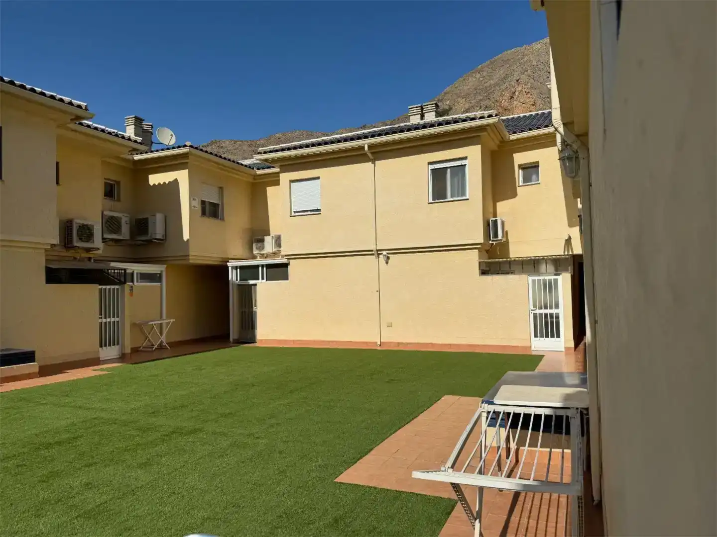 Vista exterior de Dúplex en venda en Redován amb Aire condicionat, Jardí privat i Traster