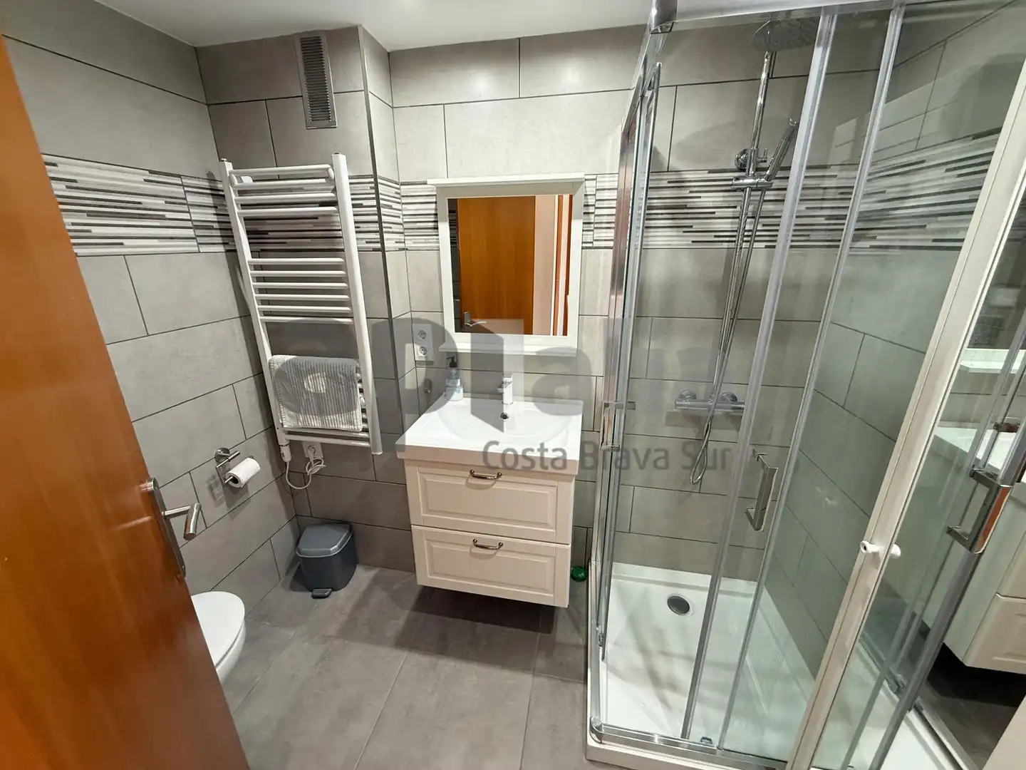 Baño de Piso en venta en Lloret de Mar con Calefacción, Jardín privado y Terraza