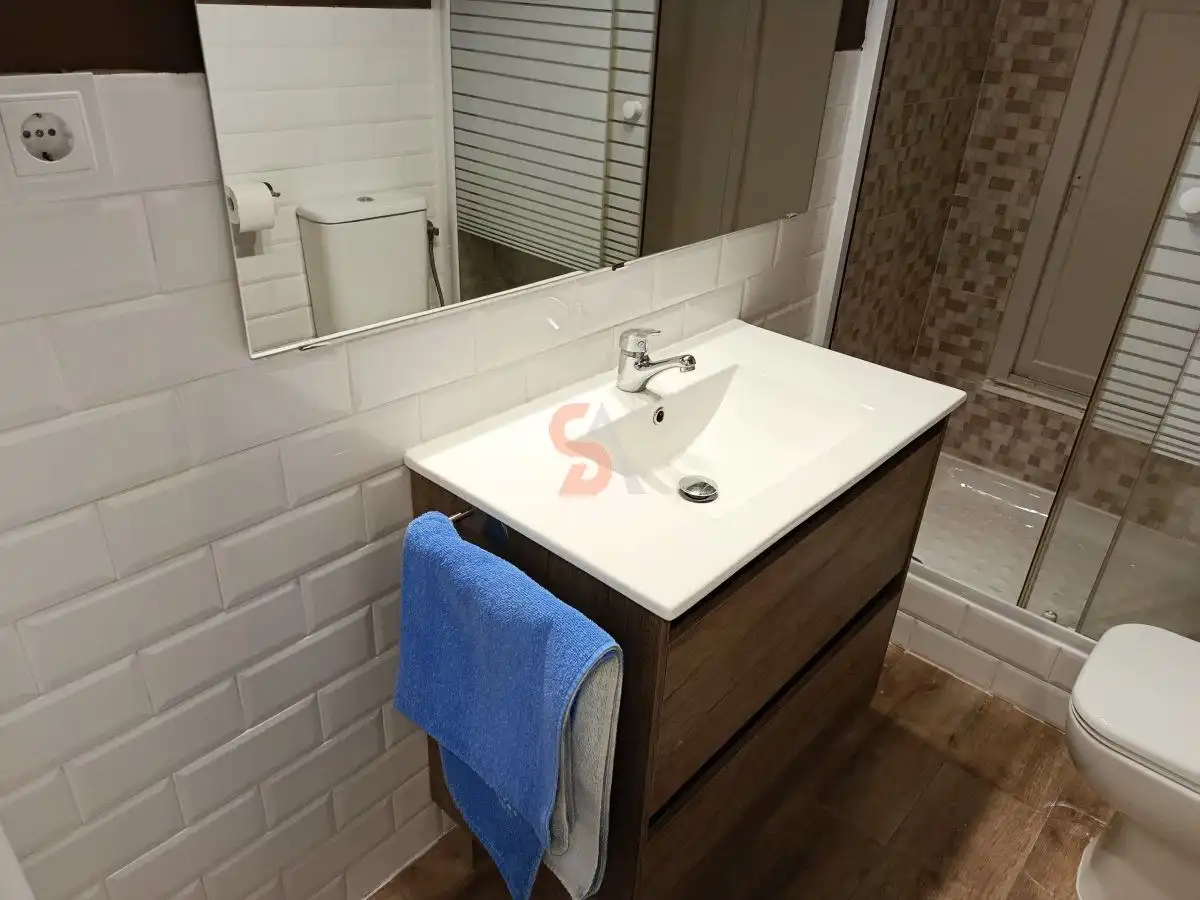 Bathroom of Flat for rent in Valladolid  with Heating