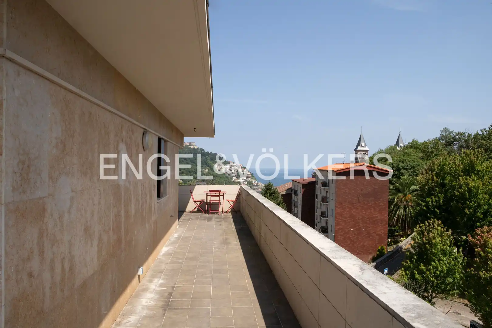 Flat for rent in Manuel Vázquez Montalbán Kalea, Aiete